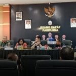 Rapat Dengar Pendapat dihadiri oleh Pemprov, perwakilan Panglima Kodam XIV/Hasanuddin, Ketua DPRD Lutra, Ketua Komisi I, Komisi II dan Komisi III DPRD Lutra. Serta Kepala Badan Keuangan dan Aset Daerah Pemprov Sulsel, Kadis Tanaman Pangan, Hortikultura dan Perkebunan Pemprov Sulsel, Kepala Kantor Wilayah Badan Pertanahan Nasional (BPN) Sulsel tersebut. Yang berlangsung di kantor DPRD Sulsel, Jalan AP Pettarani, Kota Makassar.