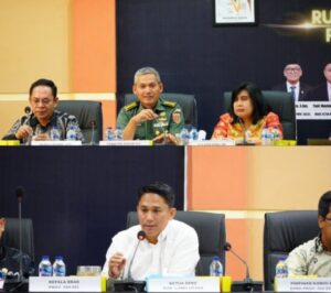 Ketua DPRD Luwu Utara Husain, SE, saat mengikuti Rapat Dengar Pendapat yang digelar DPRD Provinsi, membahas terkait sengketa lahan pembangunan Batalyon di Desa Rampoang