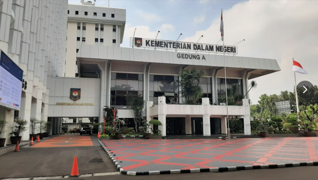 20231208-screen-shot-2023-12-08-at-12-04-39