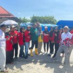 Dokumentasi foto Bupati bersama jajaran usai melakukan gotong royong.