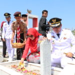 Bupati Luwu Utara Ziarah ke Taman Makam Pahlawan Masamba, Usai Pimpin Upacara Peringatan HUT RI ke-81 IMG-20260817-WA0032
